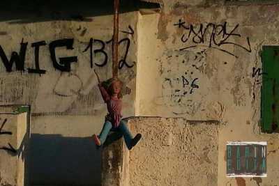 Bari, la bambola sulla tangenziale: �Segnala i turni delle prostitute�